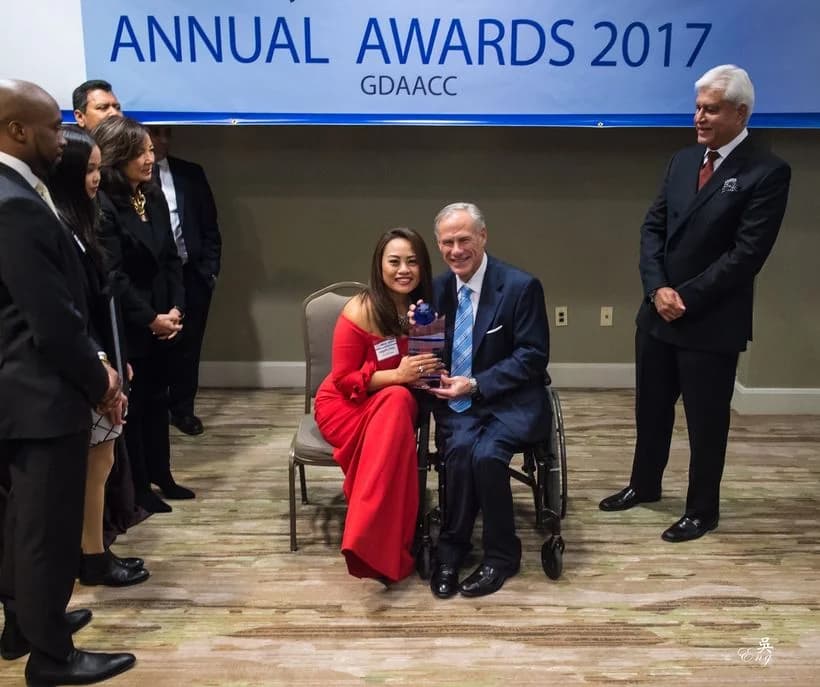 Beyond Boundaries Award at GDAACC Annual Awards 2017 with Governor Greg Abbott