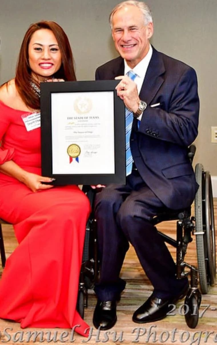 Beyond Boundaries Award at GDAACC Annual Awards 2017 with Governor Greg Abbott